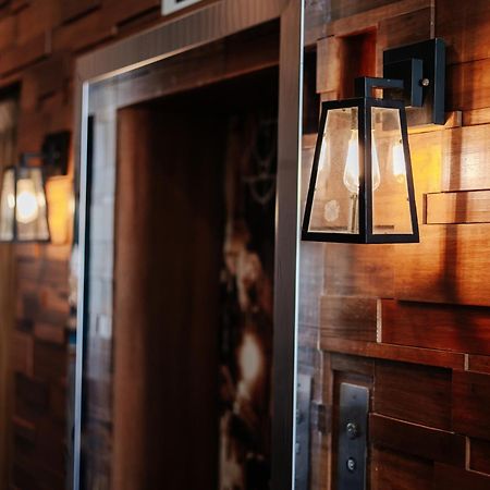 Wangs Hotel Gurney Drive Джордж Таун Екстериор снимка