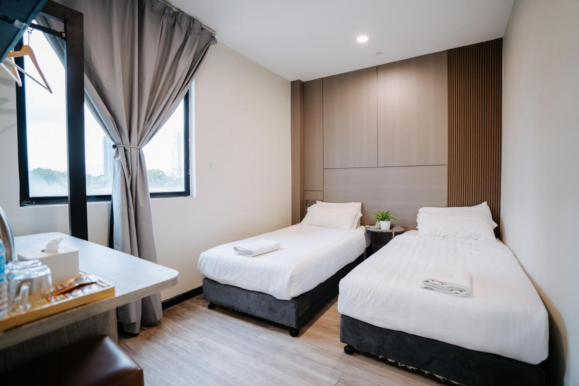 Wangs Hotel Gurney Drive Джордж Таун Екстериор снимка