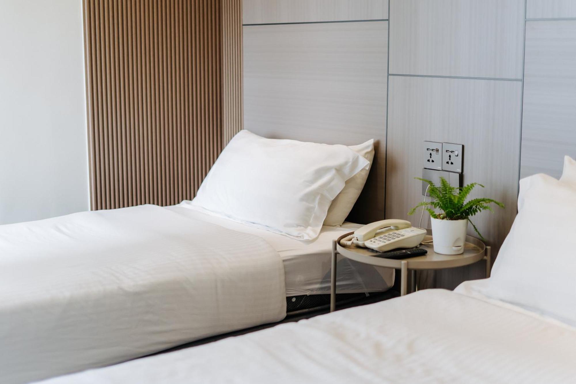 Wangs Hotel Gurney Drive Джордж Таун Екстериор снимка