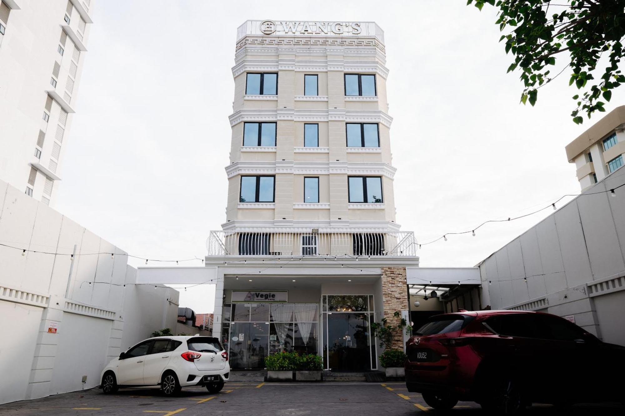 Wangs Hotel Gurney Drive Джордж Таун Екстериор снимка