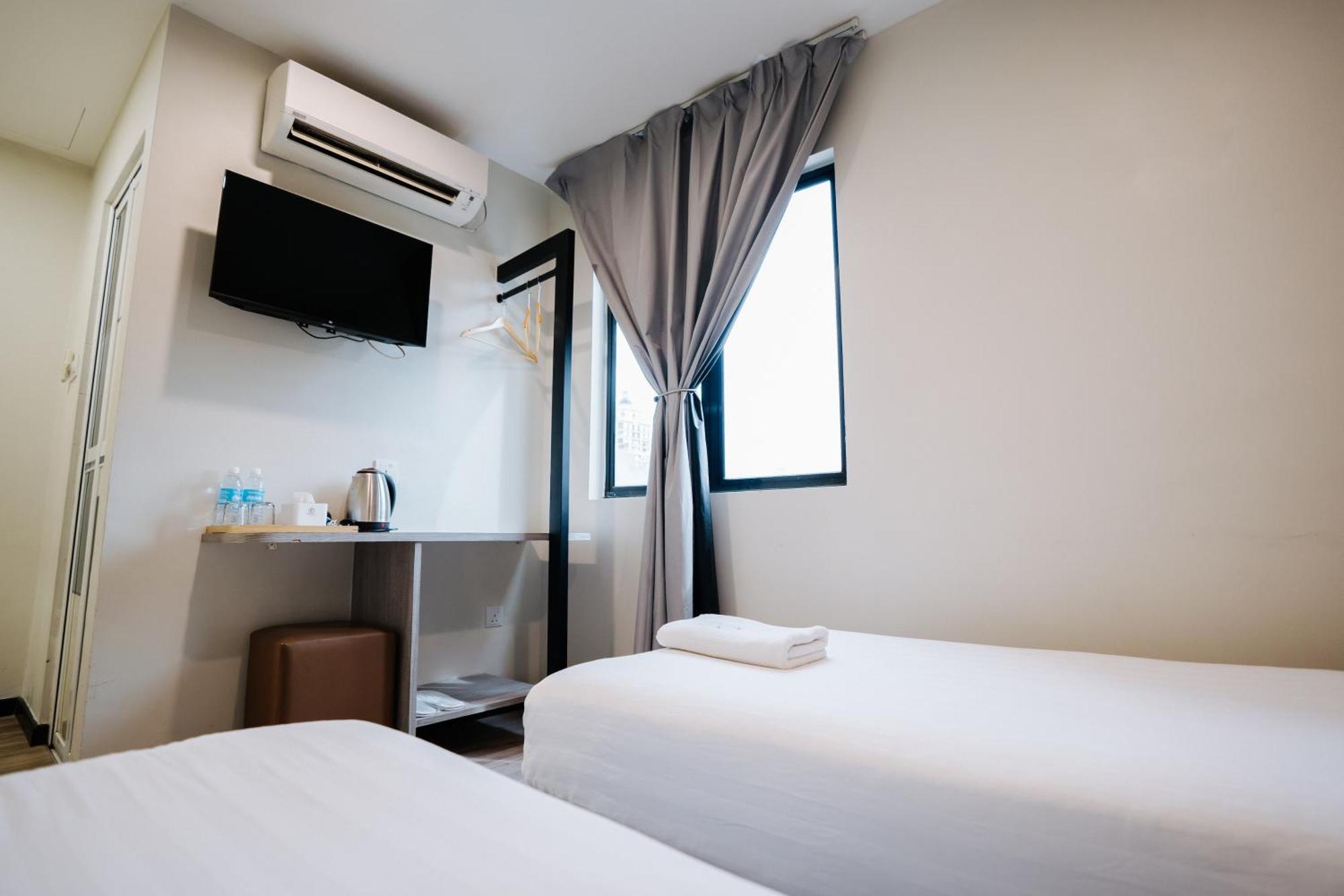 Wangs Hotel Gurney Drive Джордж Таун Екстериор снимка